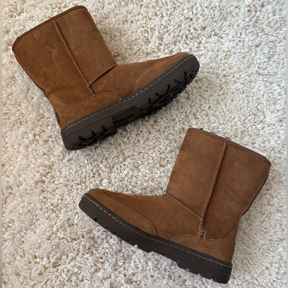 UGG Boots - Ultra Short Revival (Chestnut)